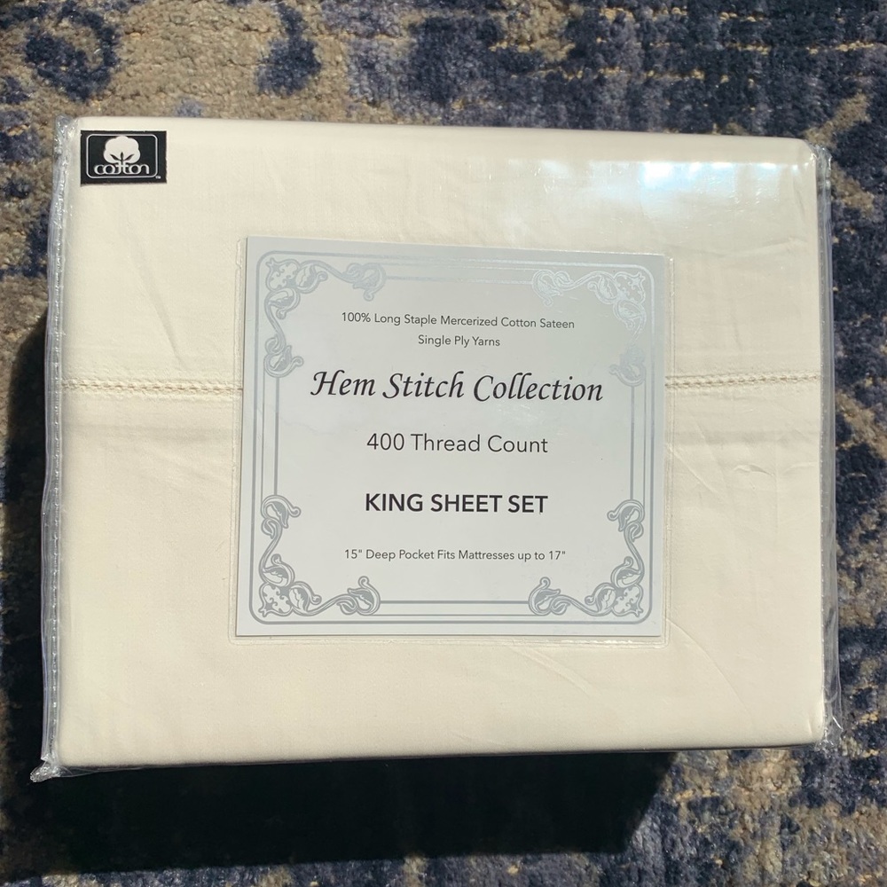 NWT Cream King Bedsheet Set